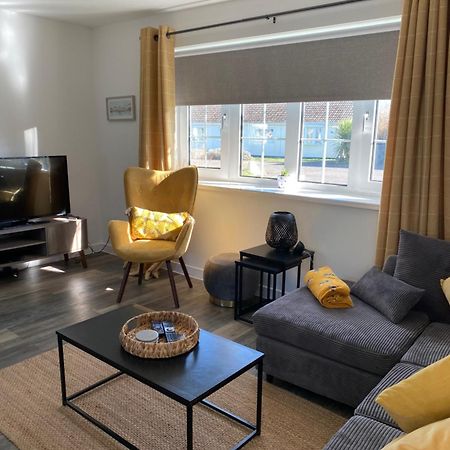 44 Gower Holiday Village Ty Gwyr Cosy 2 Bedroom Chalet Swansea Bagian luar foto