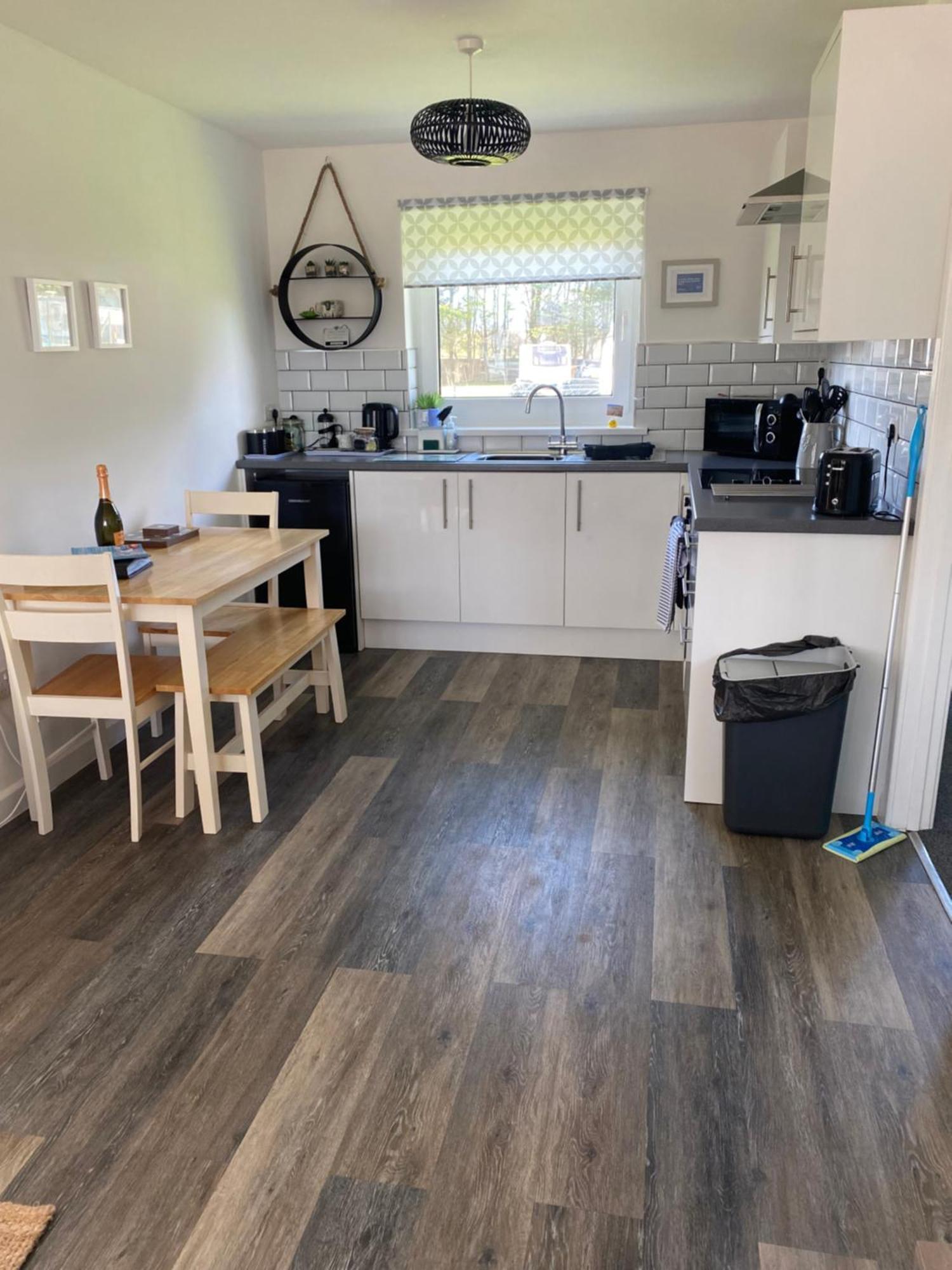 44 Gower Holiday Village Ty Gwyr Cosy 2 Bedroom Chalet Swansea Bagian luar foto