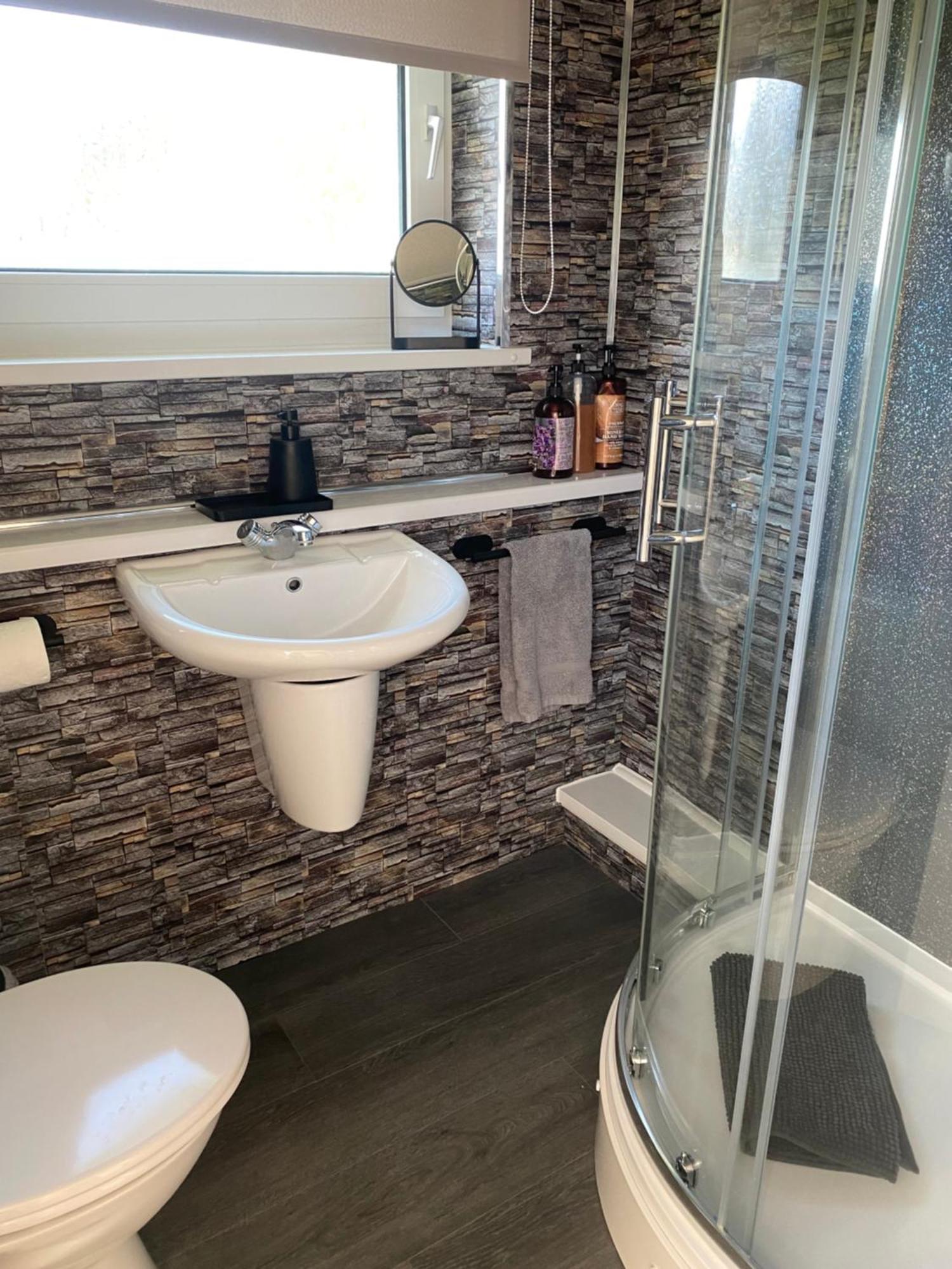 44 Gower Holiday Village Ty Gwyr Cosy 2 Bedroom Chalet Swansea Bagian luar foto