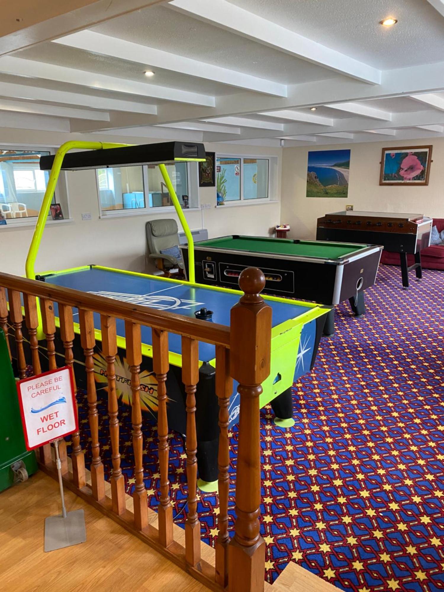 44 Gower Holiday Village Ty Gwyr Cosy 2 Bedroom Chalet Swansea Bagian luar foto